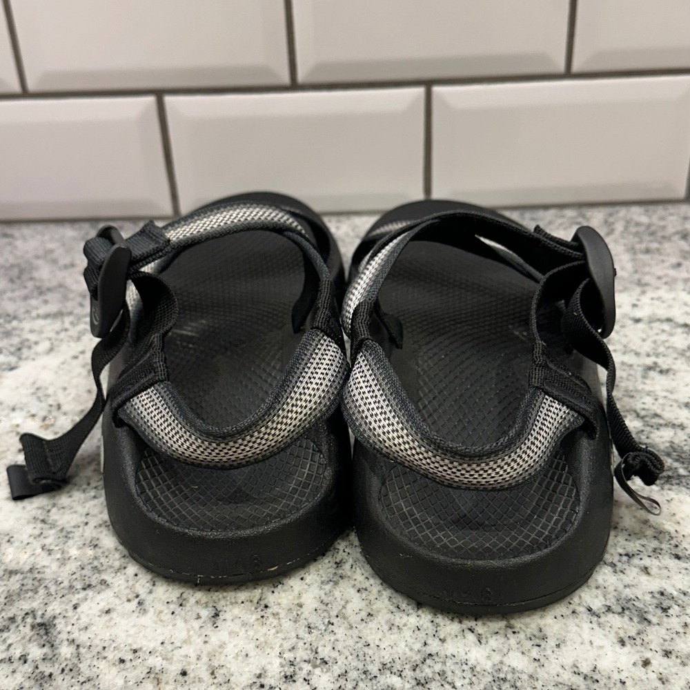 Chaco Mens 8 Classic Sandals Black Gray Adjustable Strap Hiking Gorpcore Comfort - Picture 4 of 7